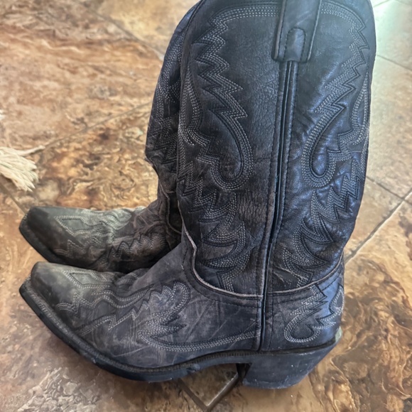 Boots - Picture 2 of 4